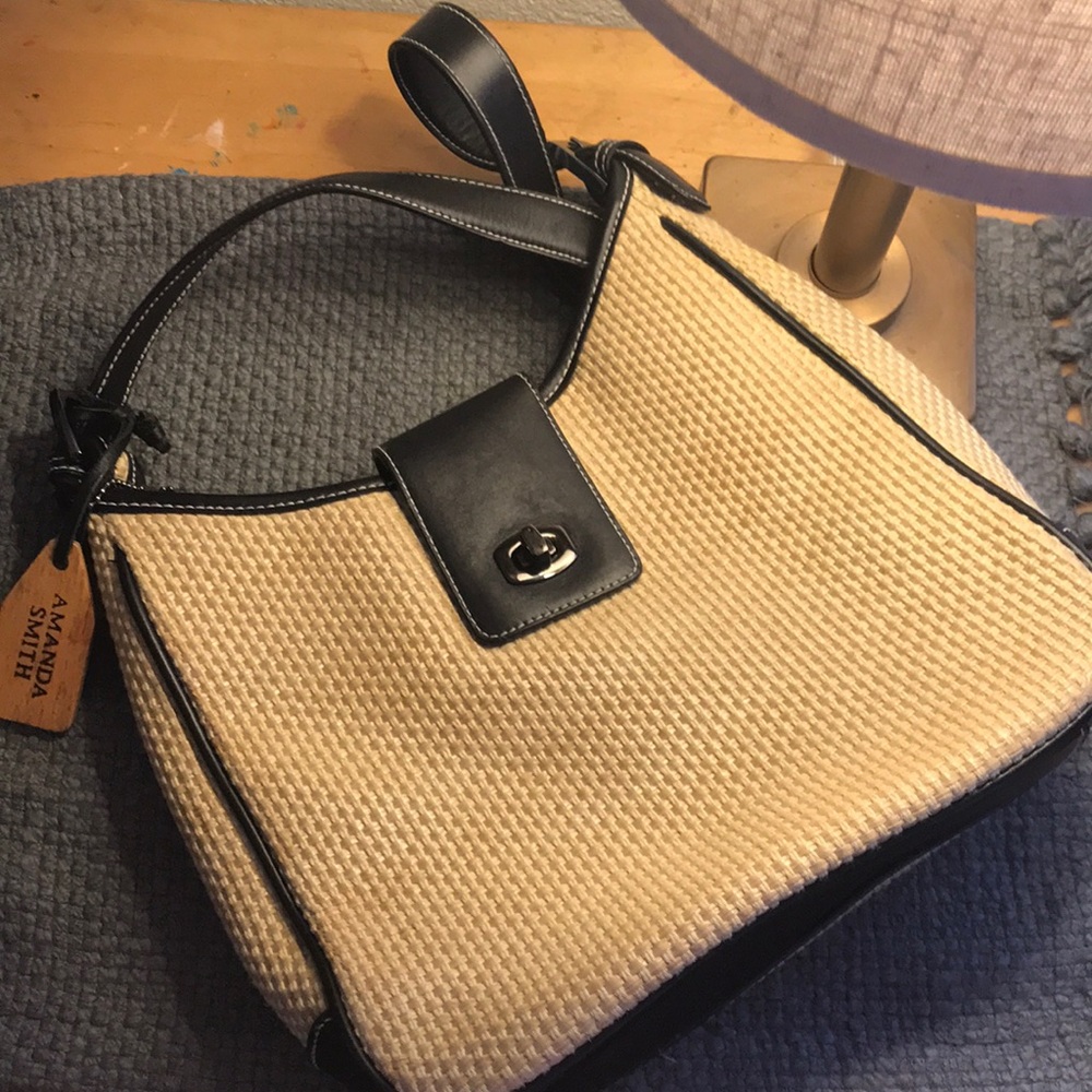 Amanda smith natural/blk purse.